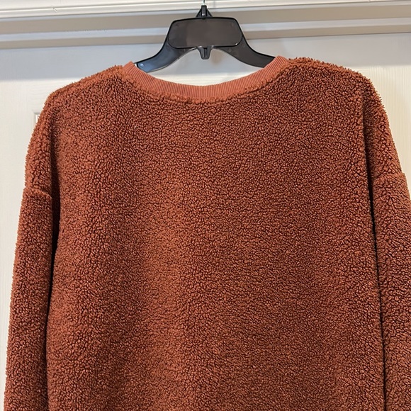 Women’s Kenneth Cole Sweatshirt - Picture 6 of 7